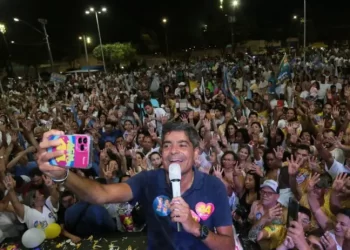 ACM Neto se compromete a entregar Hospital Regional no Extremo Sul e diz que atual governo não deixa legado na região