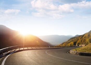 Refinaria Acelen bate recorde na produção de asfalto e amplia share nacional