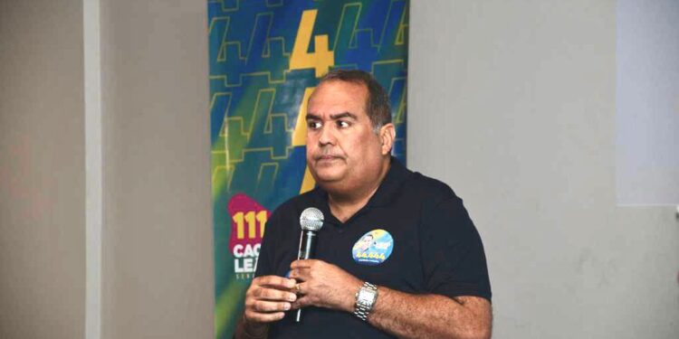 Homem mata mulher a marteladas e toca fogo em casa no Nordeste de Amaralina, em Salvador