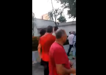Assessores de Lula ameaçam idoso que chama petista de ladrão; assista o vídeo