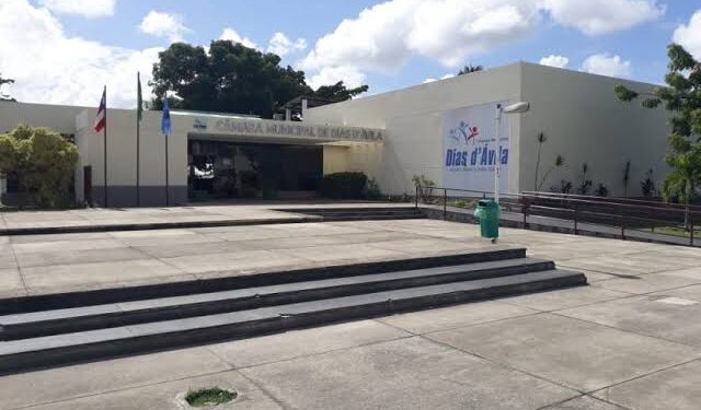 Vereador de Dias D’Avila diz ter sido ameaçado de morte por colega armado