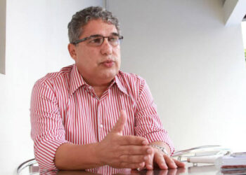 Deputado petista baiano mudou de cor: de branco para negro