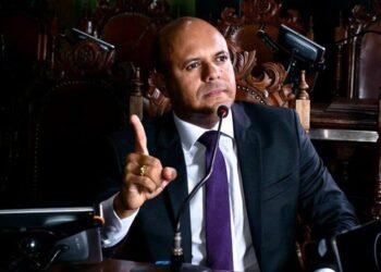 “Às vésperas do 2º turno, Geraldo Júnior demonstra desprezo com povo do Subúrbio e cria comissão eleitoreira”, diz Kiki Bispo