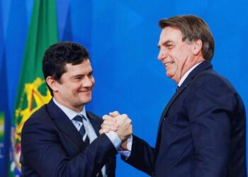 Moro liga para Bolsonaro e declara apoio contra Lula