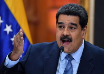 Jornalistas venezuelanos denunciam fechamento de 46 estações de rádio