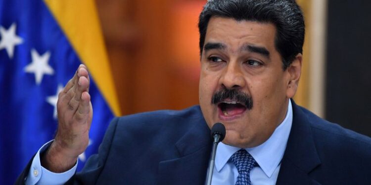 Jornalistas venezuelanos denunciam fechamento de 46 estações de rádio