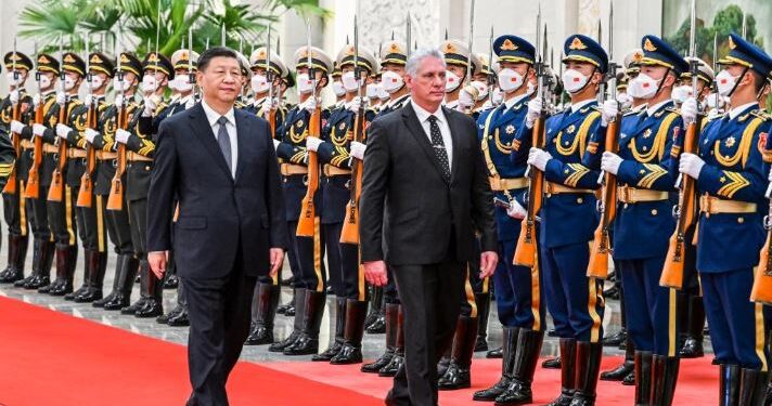 Ditador da China declara apoio permanente à ditadura cubana