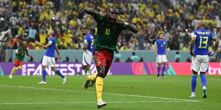 Brasil perde para Camarões com gol no fim