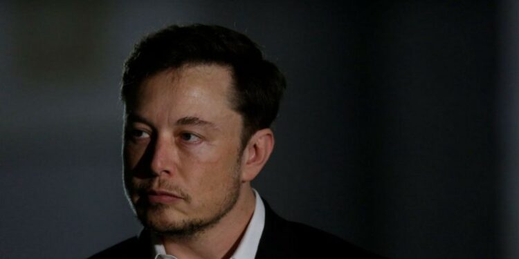 Novo dono do Twitter, Elon Musk suspeita que rede social tenha beneficiado esquerda nas eleições brasileiras