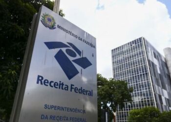 Concurso da Receita Federal tem salário de até R$ 21 mil e abre inscrições no dia 12