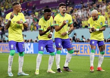 Brasil goleia a Coreia do Sul e enfrenta a Croácia nas quartas da Copa