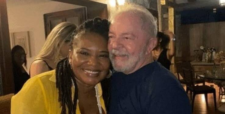 Futura ministra da Cultura de Lula é acusada de não pagar FGTS, férias e 13º salário a funcionários