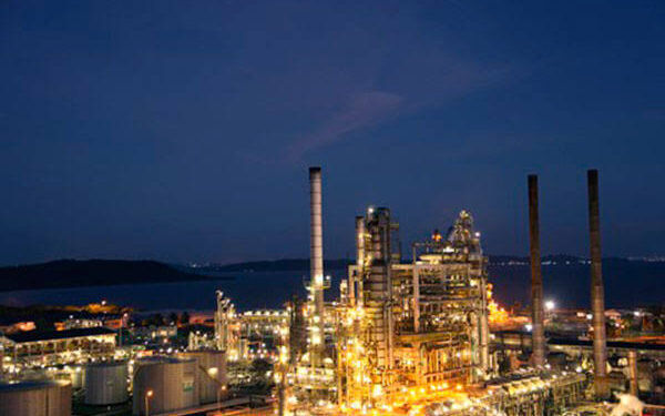 Com refino em alta, indústria baiana deve crescer 5% este ano
