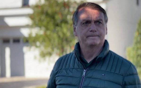 Bolsonaro terá que passar por cirurgia quando voltar ao Brasil, diz médico