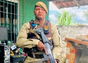 Teixeira de Freitas: Soldado que se entregou à polícia fica em silêncio durante audiência