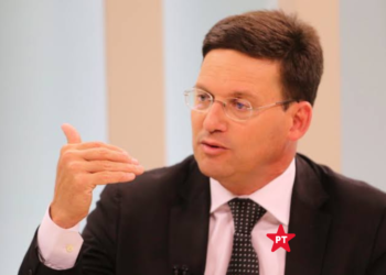 Oposição na Assembleia suspeita que Roma autorizou aliado a aderir a governador petista