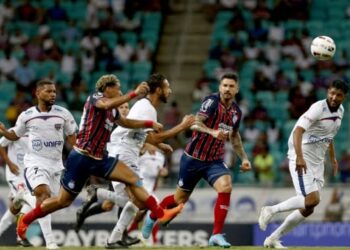 Bahia vence o Bahia de Feira na Fonte e garante vaga na semifinal do Baianão