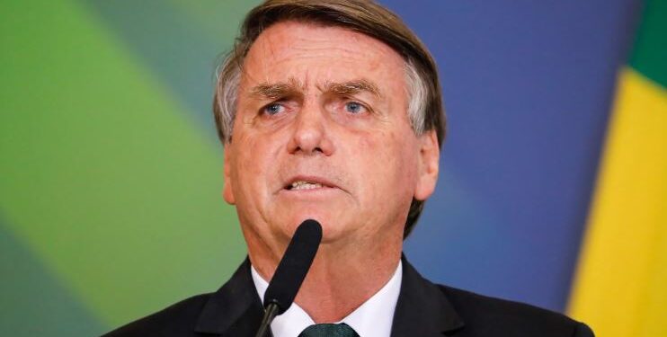 Bolsonaro detona volta de impostos dos combustíveis: ‘Inaceitável’