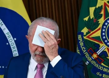 Lula aumentará salário mínimo em R$ 18 e decepciona eleitores
