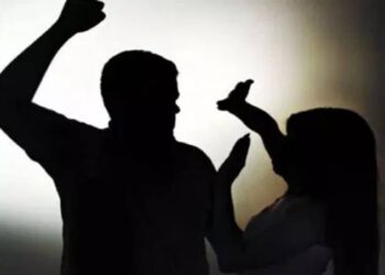 Homem é preso em flagrante por agressão à esposa e à filha em Lauro de Freitas