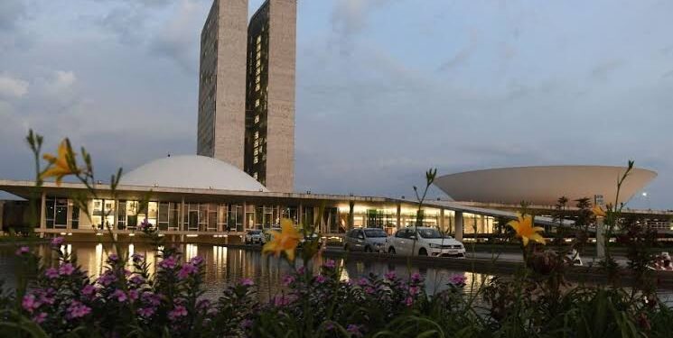 Congresso Nacional empossa 513 deputados e 27 senadores nesta quarta-feira