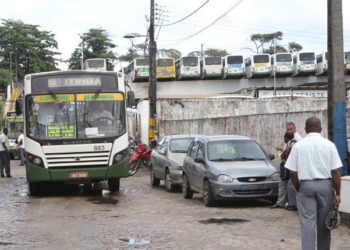 Região Metropolitana de Salvador amanhece sem ônibus nesta quarta