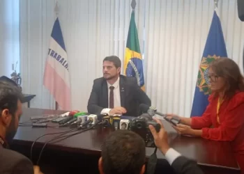 URGENTE! Marcos do Val recua e agora diz que Silveira é quem propôs tentativa de golpe