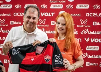 Vitória fecha patrocínio com site de prostituição