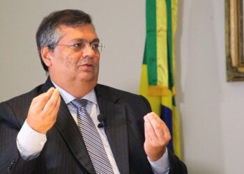 Ministro Flávio Dino apoia regular a ‘liberdade de expressão’