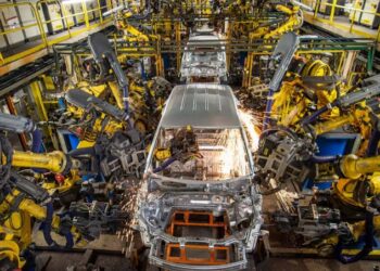 Montadoras gigantes de veículos param fábricas a partir de hoje por queda nas vendas no Brasil: ”Inflação alta e juros elevados”