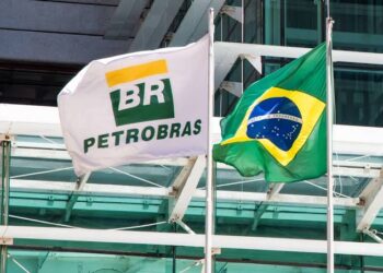Petrobras sob comando de Lula  quer aumentar salário de diretores em 43,88%. Salário de Prates pode chegar a R$ 167 mil