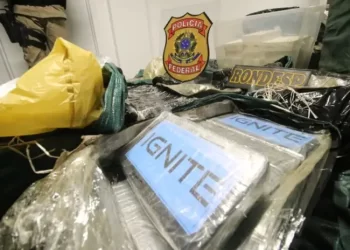 Polícia apreende R$ 30 milhões em cocaína no bairro de Águas Claras, em Salvador