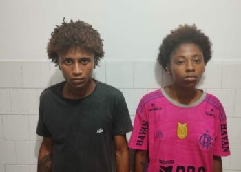 Casal é preso por suspeita de esfaquear funcionária de bar em Candeias