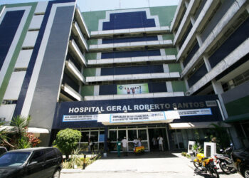 Profissionais da saúde ‘terceirizados’ do Estado reclamam do atraso dos salários