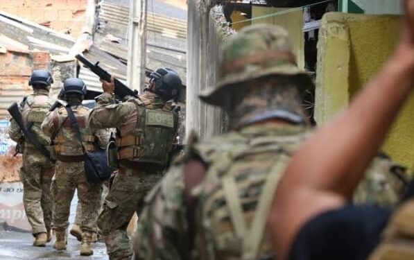 Dois traficantes são mortos durante troca de tiros na região de Tancredo Neves, em Salvador