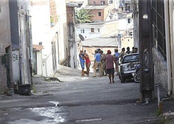 Polícia prende 17 suspeitos e localiza 12 armas em Tancredo Neves e região