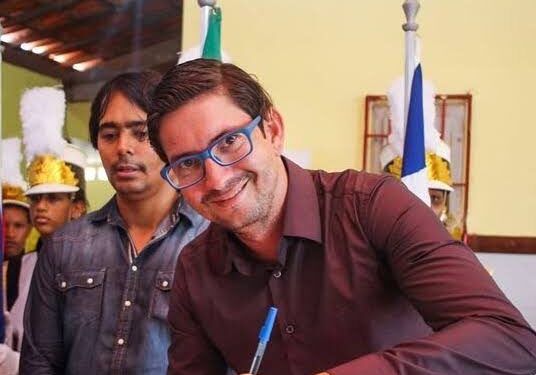 Secretário assina contrato milionário para locação de multifuncionais para digitalização, impressão e cópia de documentos