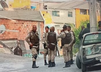 Adolescente é feita refém no bairro Tancredo Neves