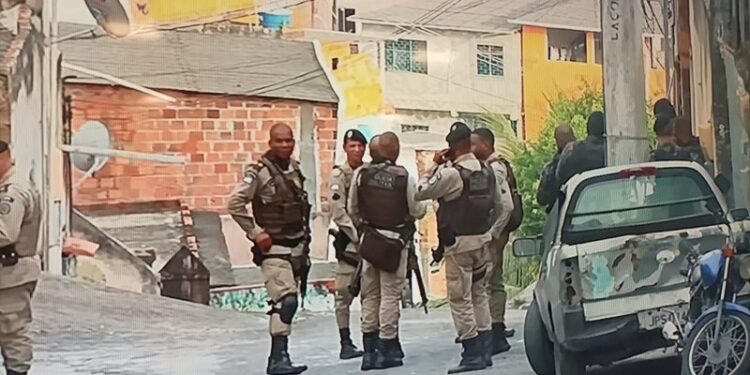 Adolescente é feita refém no bairro Tancredo Neves