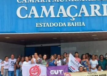 Professores de Camaçari seguem em 3° dia de paralisação e cobram reajuste para toda categoria