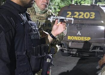 Polícia faz megaoperação para combater homicídios e tráfico de drogas em Salvador