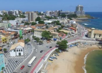 Colombiano é preso por suspeita de assediar e agredir adolescente no Rio Vermelho