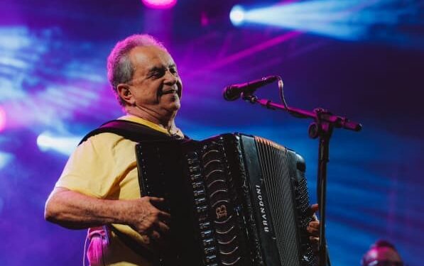 Flávio José anima São Sebastião do Passé em noite de São de João