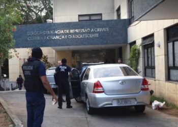 Idoso é detido em flagrante por perseguir adolescente de 13 anos em shopping de Salvador