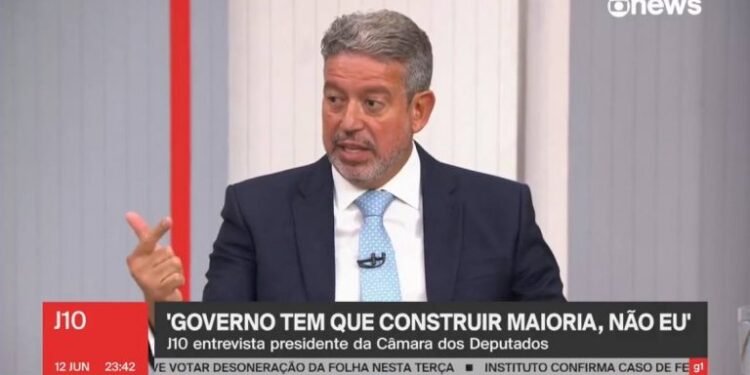 Arthur Lira diz que orçamento secreto de Lula é realmente secreto: “o de Bolsonaro você sabia pra onde o dinheiro iria”