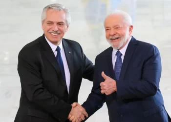 Lula quer dar dinheiro dos brasileiros à Argentina