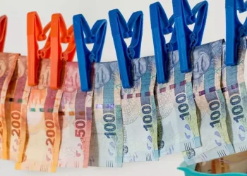 Transparência: lei que pune ‘discriminação a políticos’ favorece lavagem de dinheiro