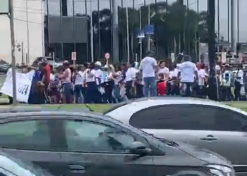 Agentes de saúde param via em Lauro de Freitas e cobram pagamento de benefícios