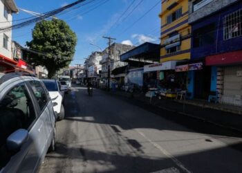 Bandidos fazem arrastão e roubam celulares em Fazenda Grande do Retiro