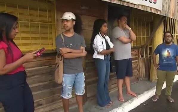 Alunos da Ufba que moram em Simões Filho reclamam da falta de transporte
